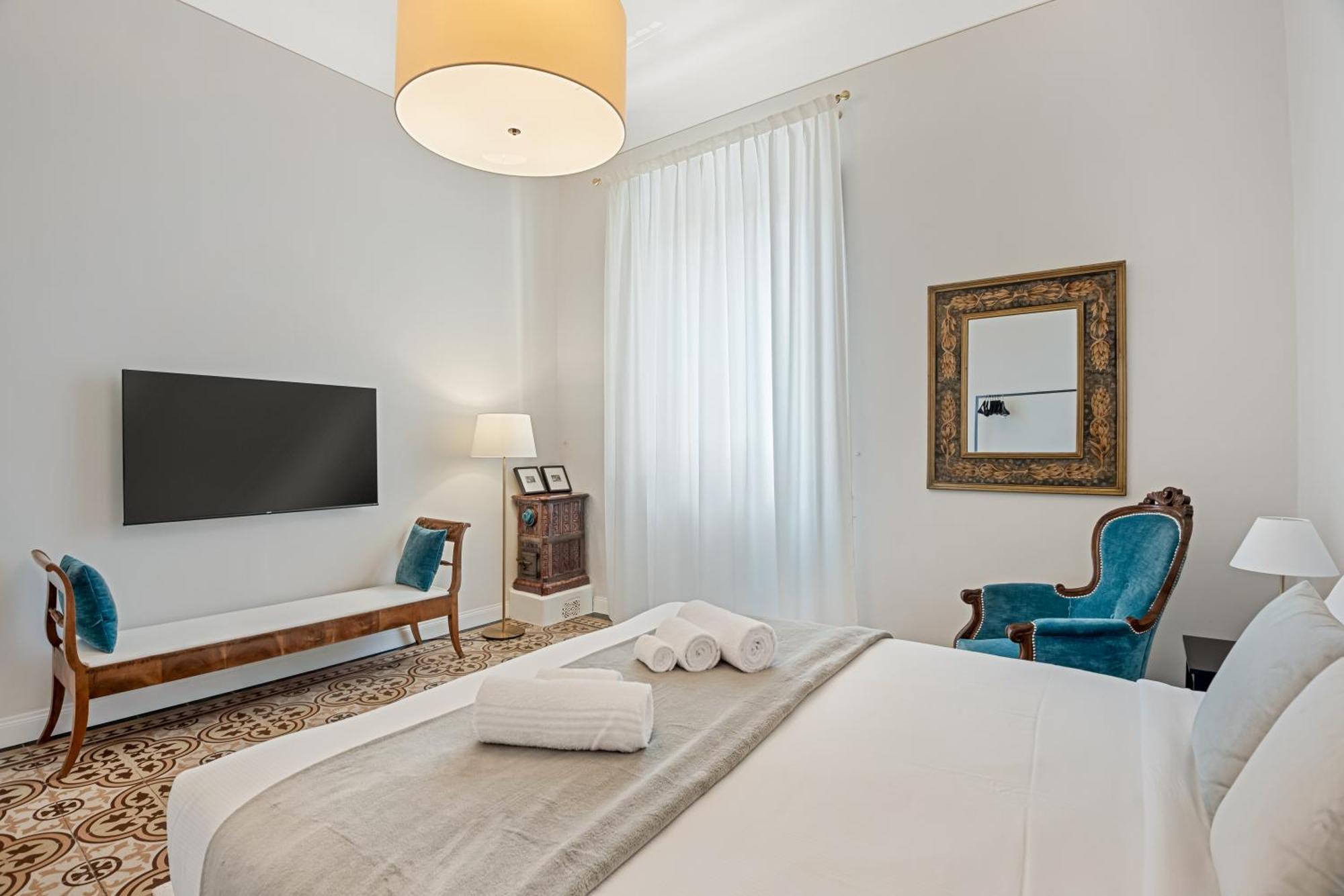 4 Suites, Frescoes And Garden *