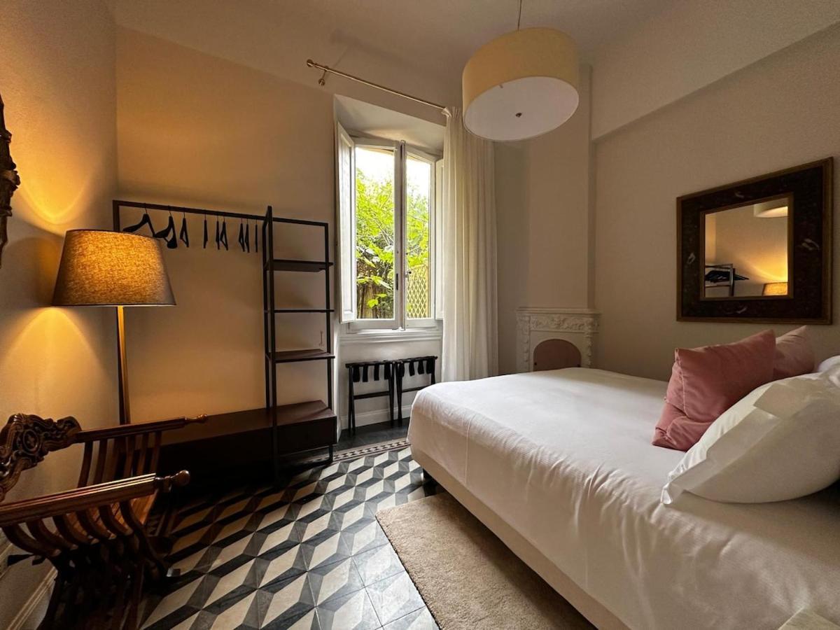 4 Suites, Frescoes And Garden Apartment