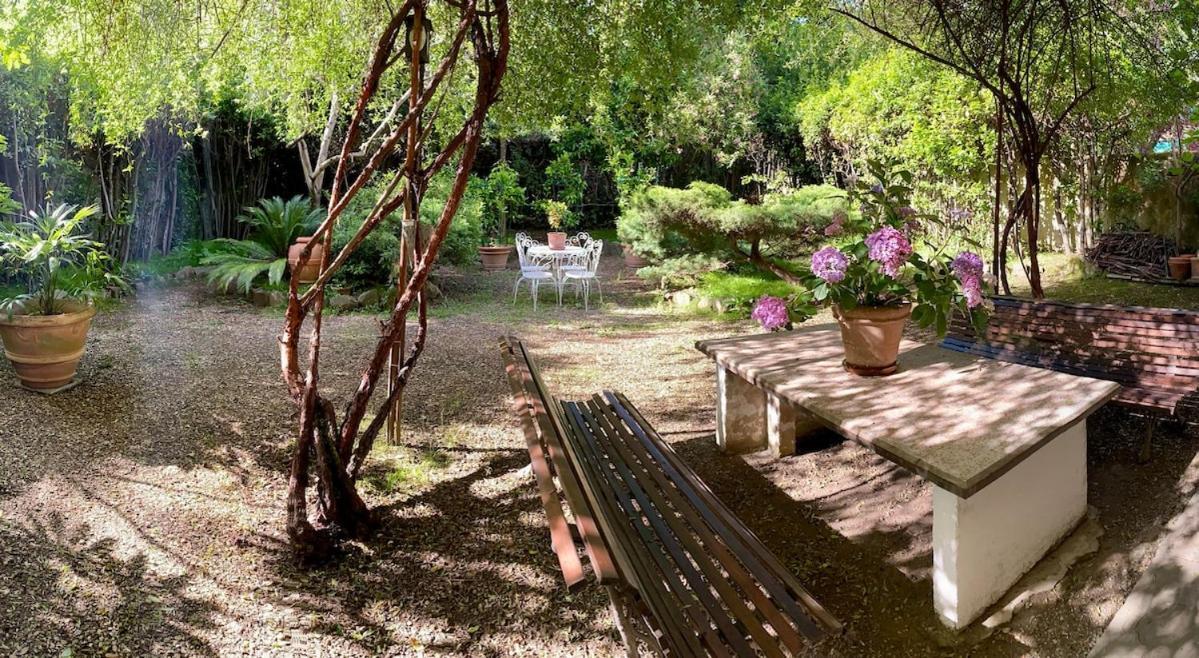4 Suites, Frescoes And Garden Apartment